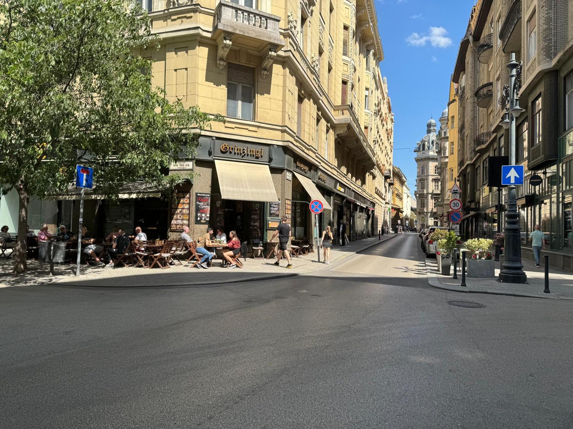 Imola'S Place In Downtown Budapest By The Danube, Budapest